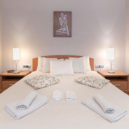 Room In Bb - Valensija - Suite For Two In Nice Hotel Jūrkalne Eksteriør billede